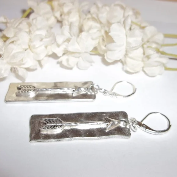 Silver Arrow Earrings Southwestern Statement Hammered Metal Western Style C903 - Picture 4 of 8